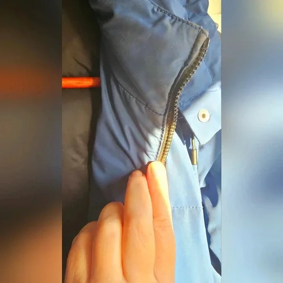 Danier Winter  Down Filled Leather Blue Black Jacket size L Fitted - Picture 13 of 14